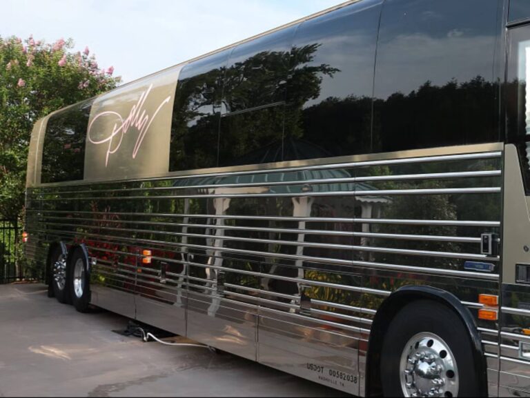 You can now stay on Dolly Parton’s tour bus – complete with hot pink décor and wig cabinet You can now stay on Dolly Parton’s tour bus – complete with hot pink décor and wig cabinet